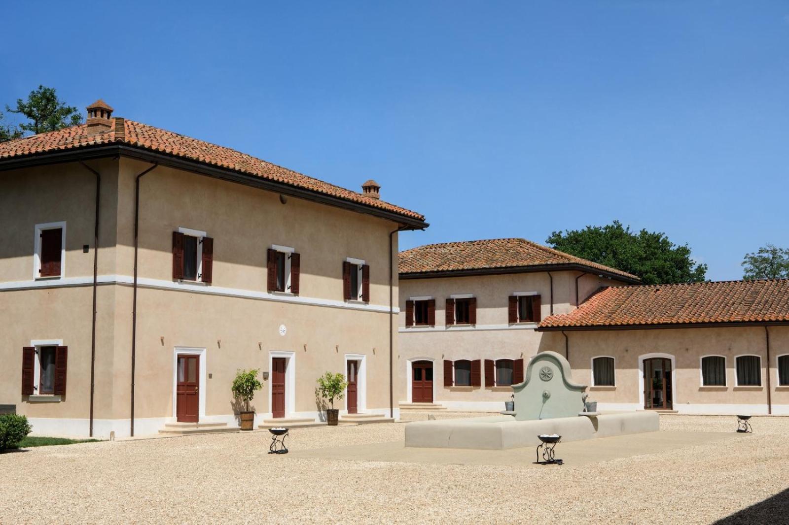 Borgo Pallavicini Mori Alloggio per agriturismo Roma