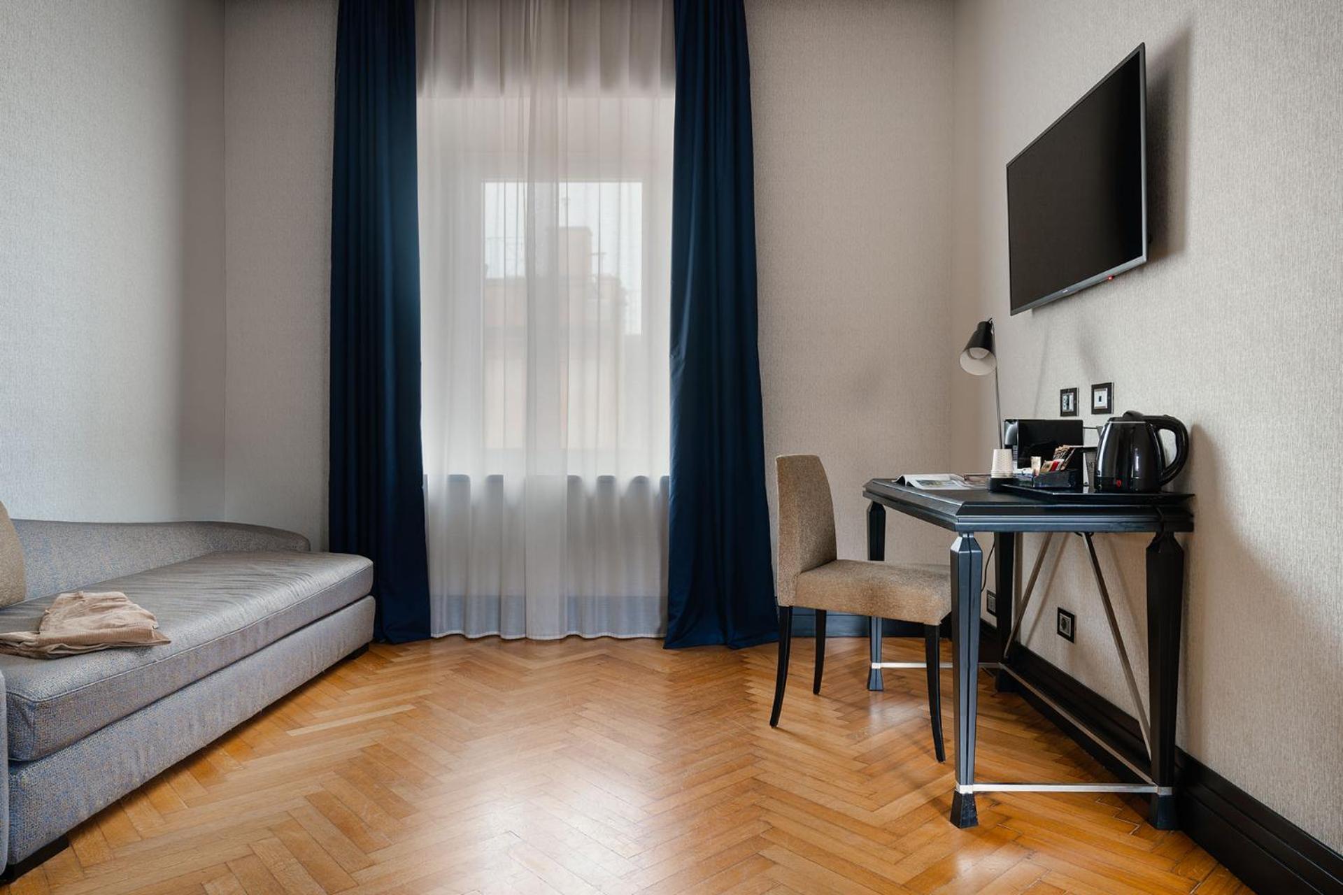 Unica Aparthotel Rome