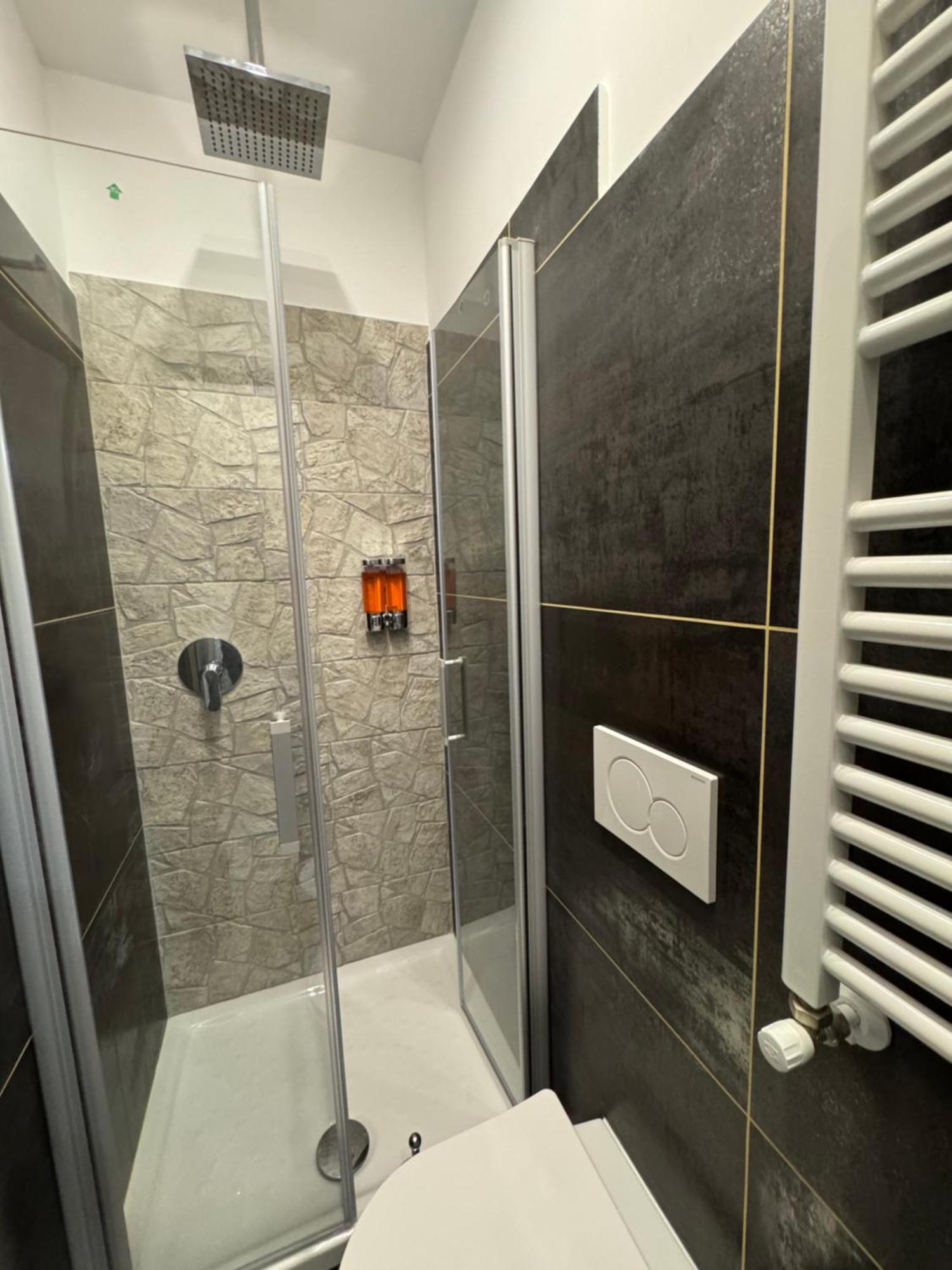 Bed & Breakfast Luxor Eco Casa E Per Vacanze In Centro Piazza Bologna, Colosseo, Piazza Di Spagna, Vaticano, San Pietro, Sapienza, Fontana Di Trevi, Piazza Navona, Trastevere, Tiburtina, Termini, Aeroporto