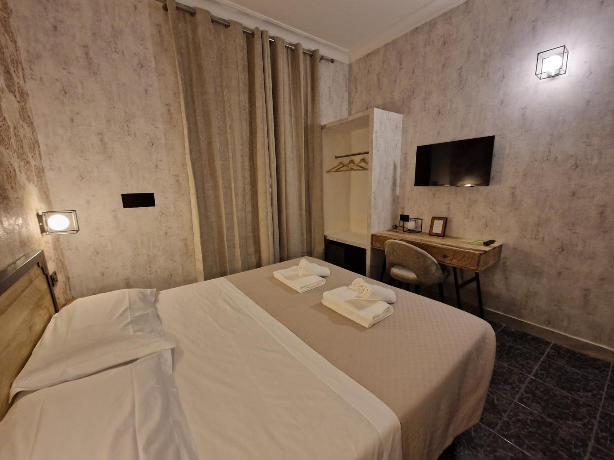 Hotel Agora 3*