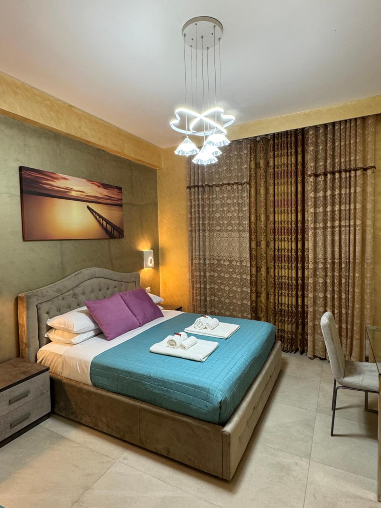 Saarah Guest house *
