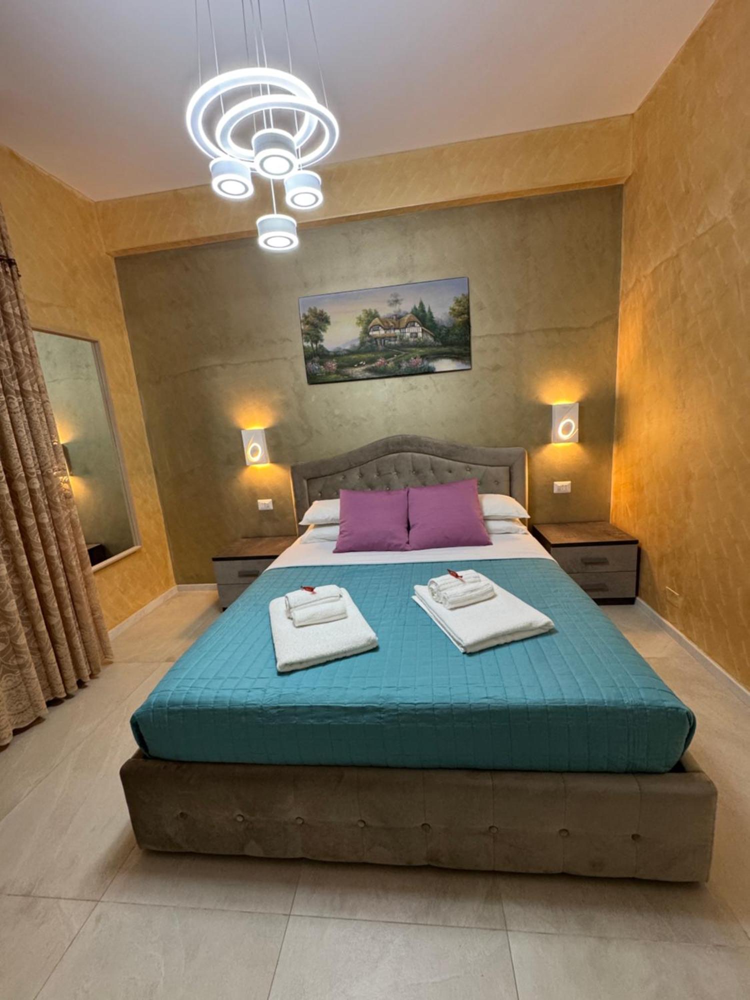 Saarah Guest house *