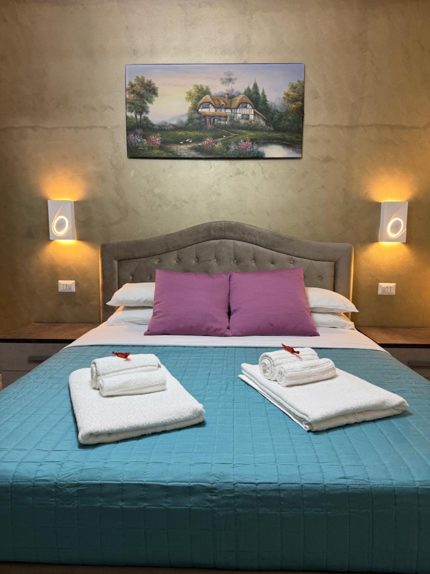 Saarah Guest house *