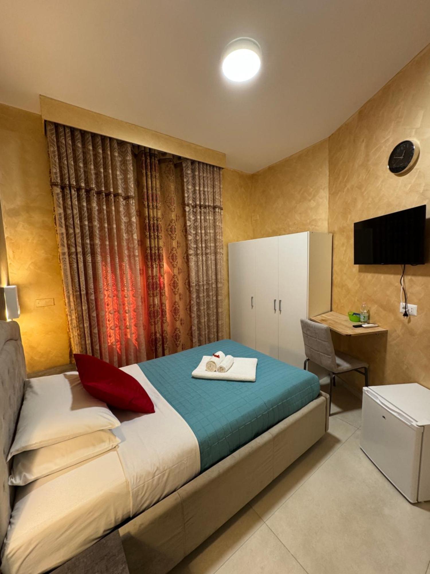 Saarah Guest house *