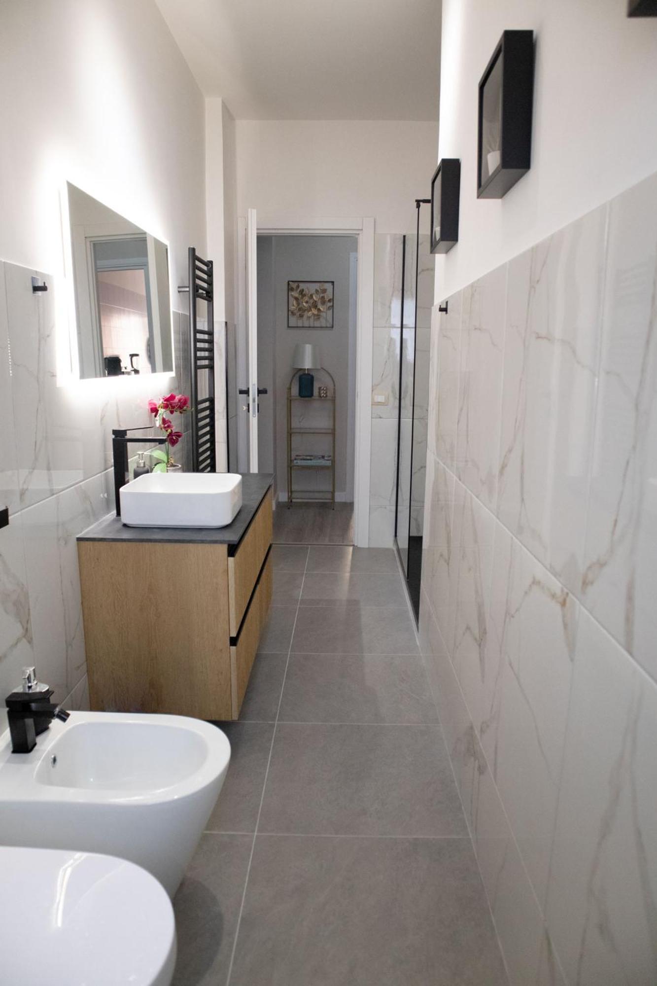 Sara's - Modern Near Metro, Perfect For Families And Groups In Apartment