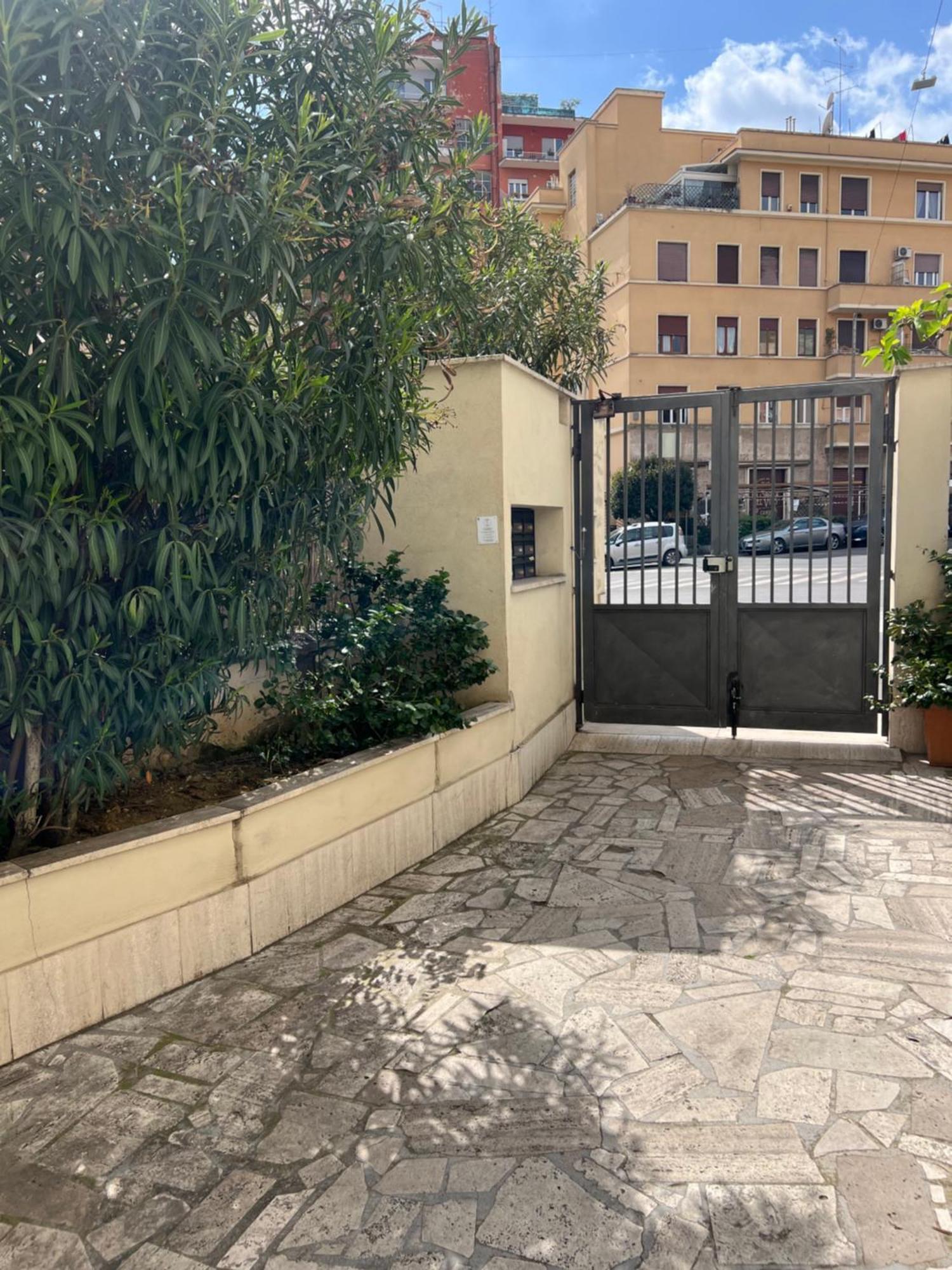 Domus Flaminiae With Private Entrance *