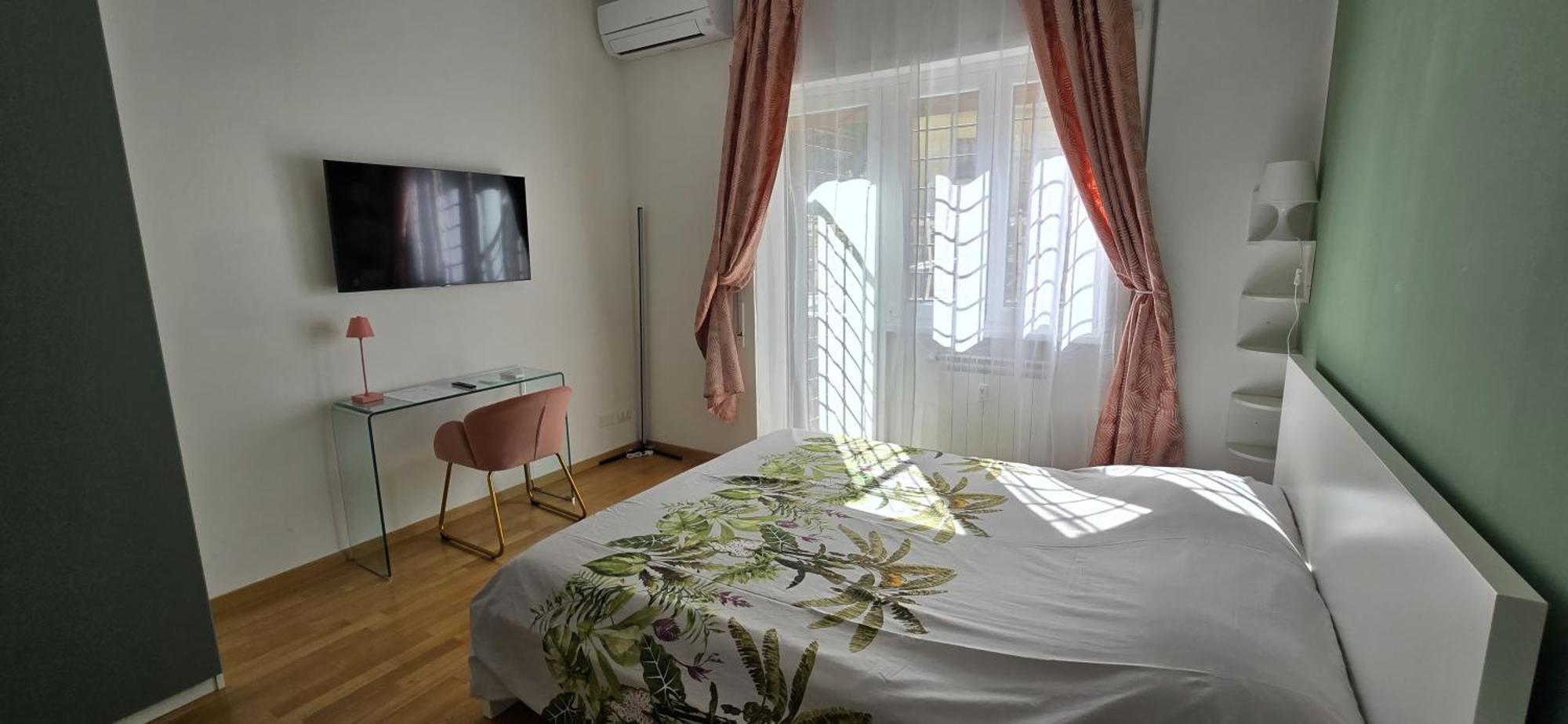 Roberta Vatican Flat * Rome