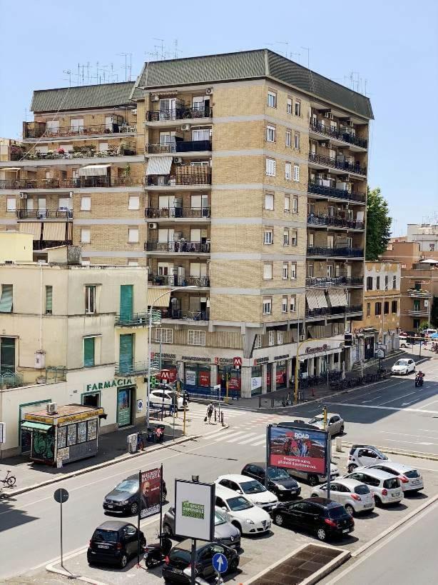 Apartment The Italian House In A Pochi Passi Dalla Metro A *