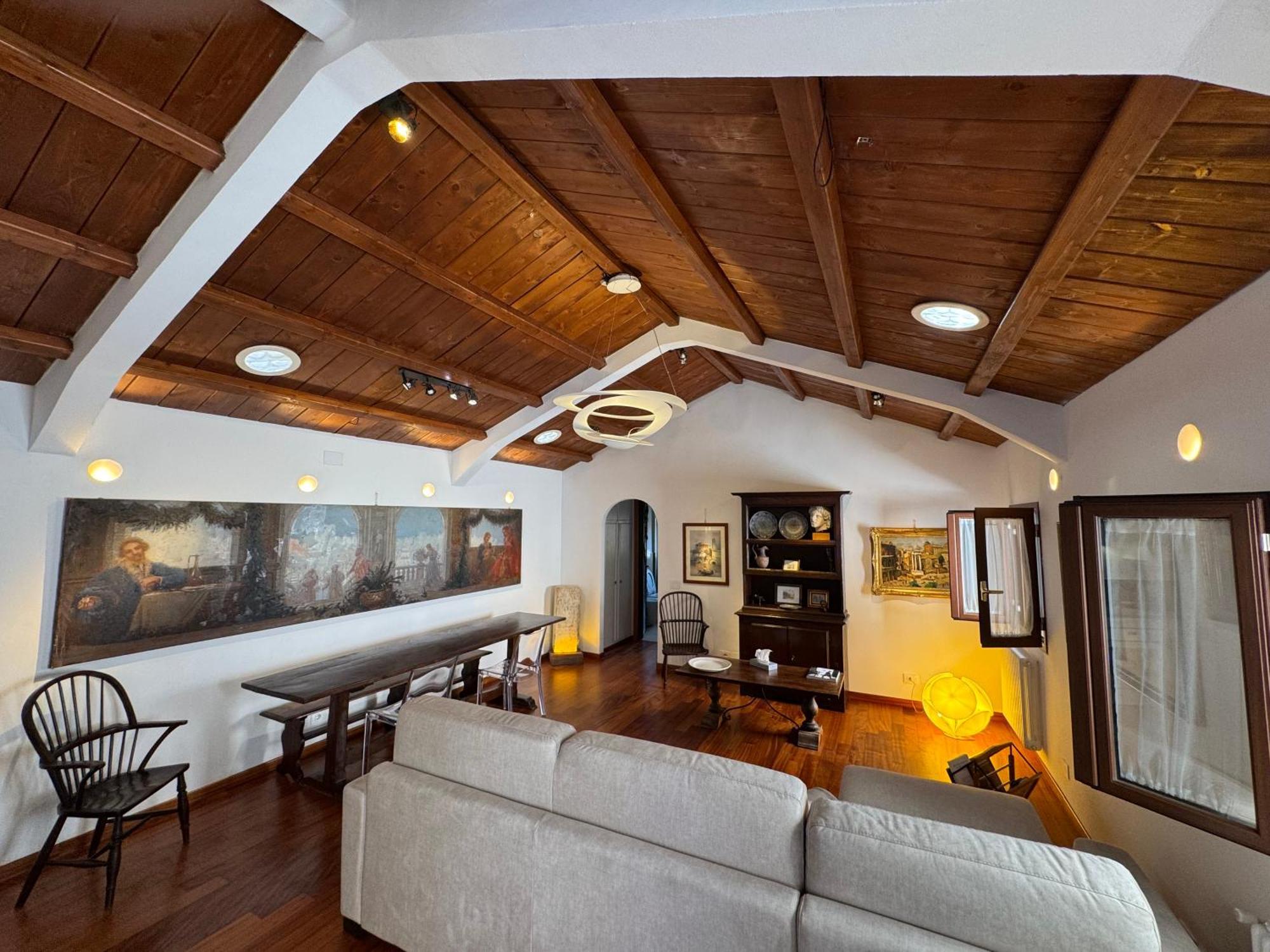 Domus Colosseum, Detached House Just Few Steps From The Colosseum Chalet Rome