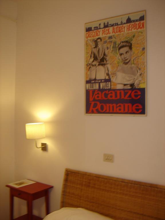 Flavia 84 * Roma