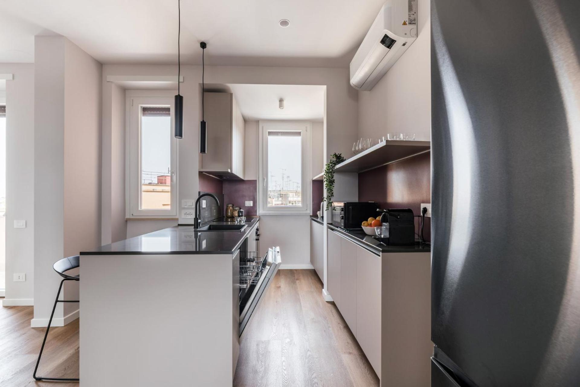 The Rent - Spacious Three-bedroom Flat In The San Giovanni Area Apartment *
