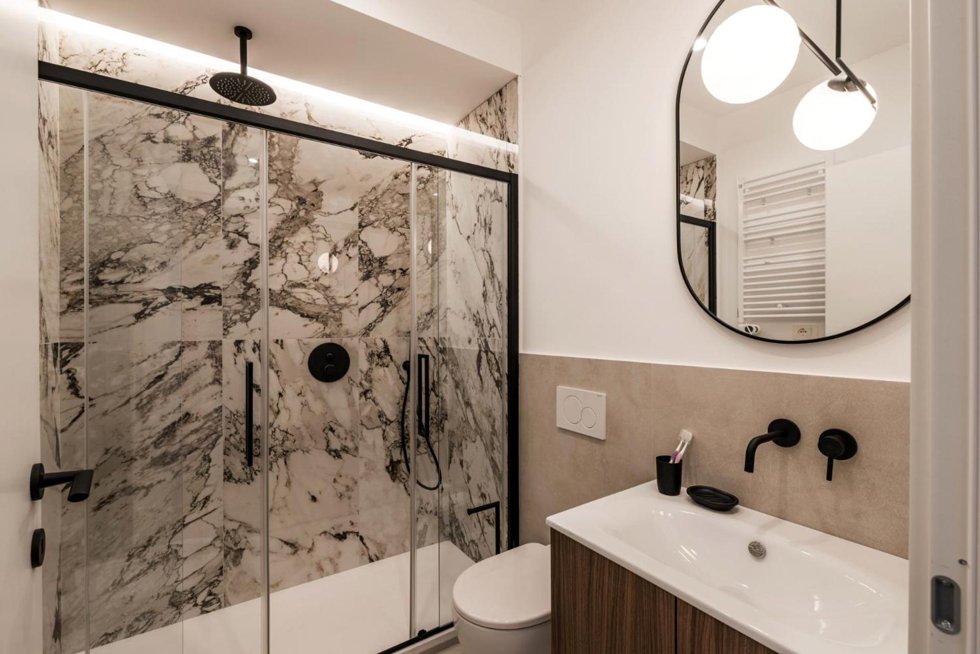 The Rent - Spacious Three-bedroom Flat In The San Giovanni Area Apartment Rome