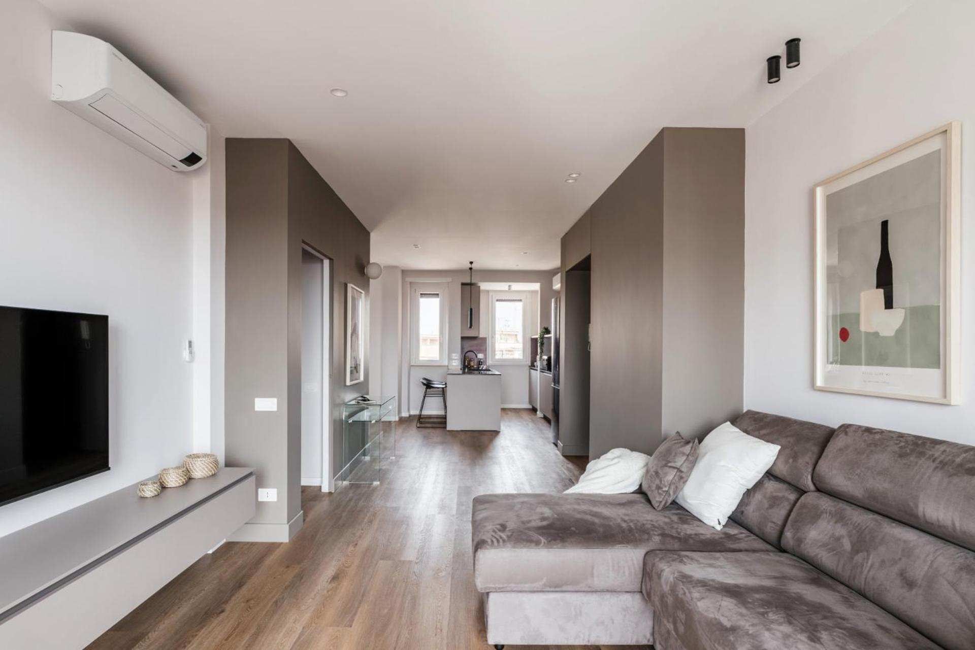 The Rent - Spacious Three-bedroom Flat In The San Giovanni Area Apartment