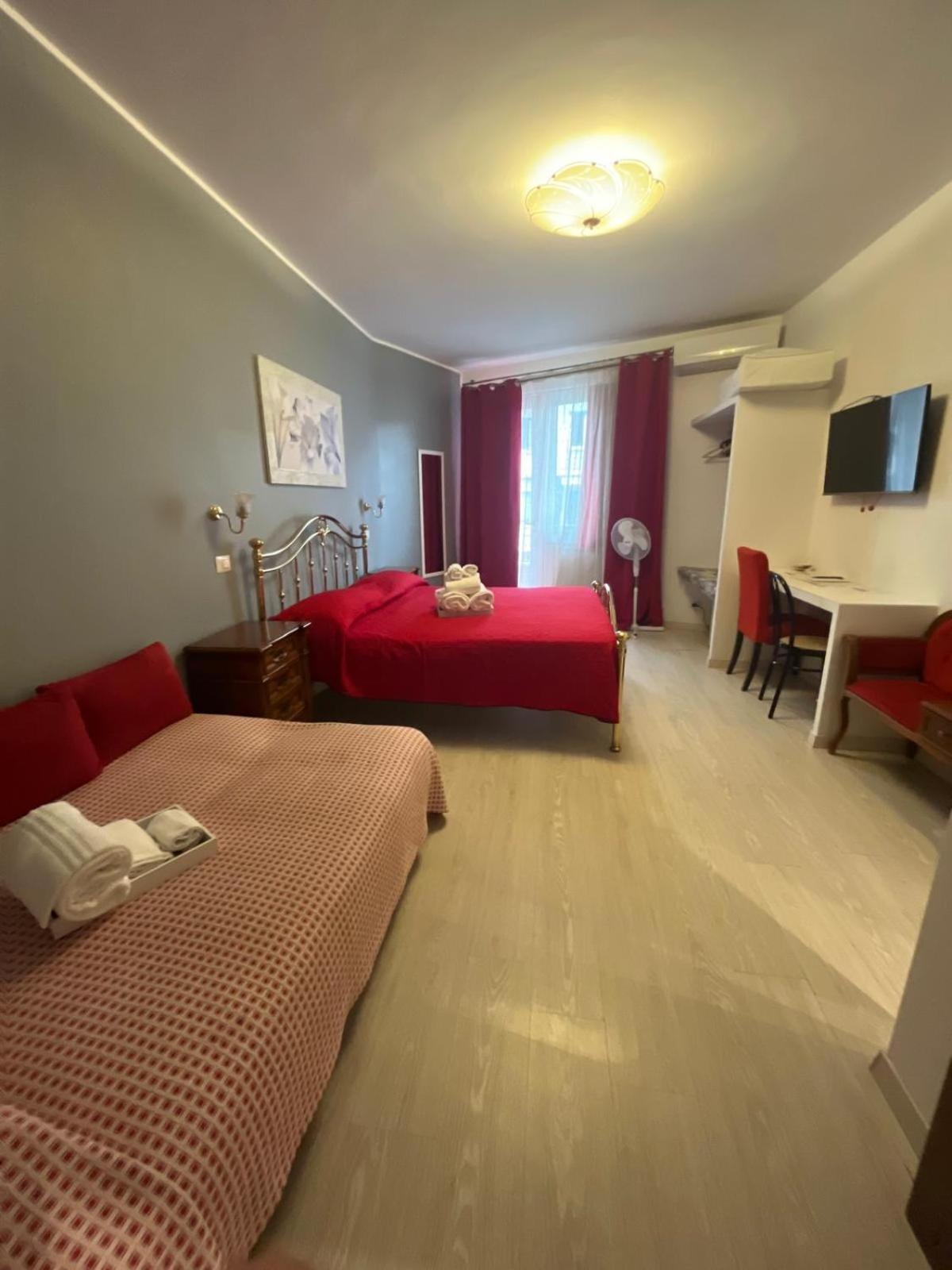 La Perla Di 2* Rome