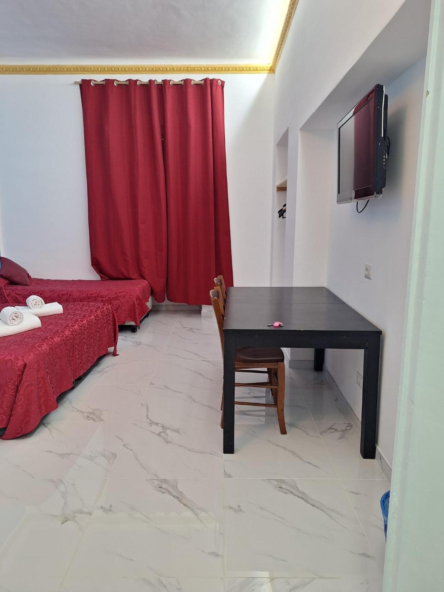 Hostel Relax On 247 *