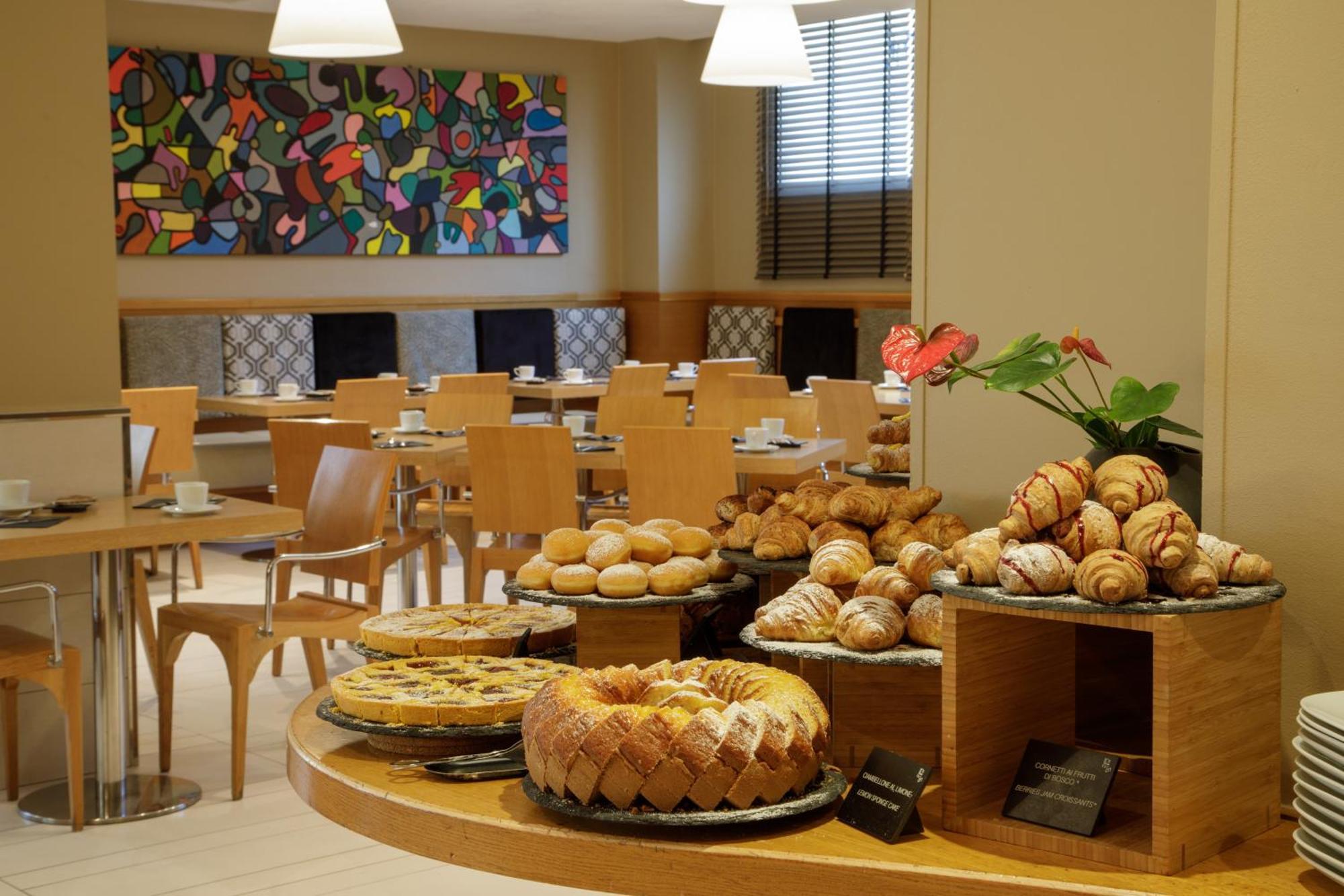 Hotel Western Globus 3*