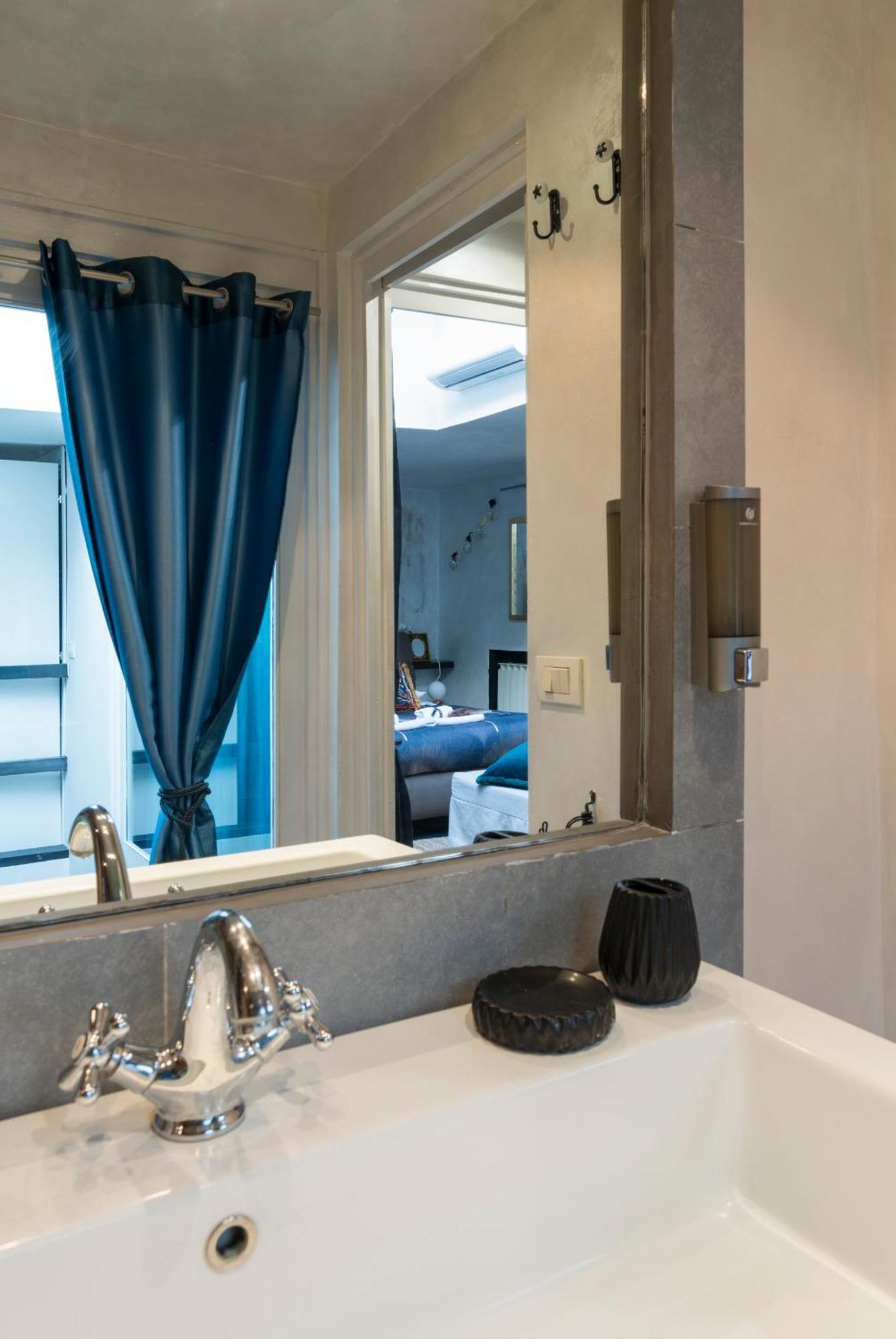 Luxury Piazza Di Spagna Escape With Terrace And Private Appartamento
