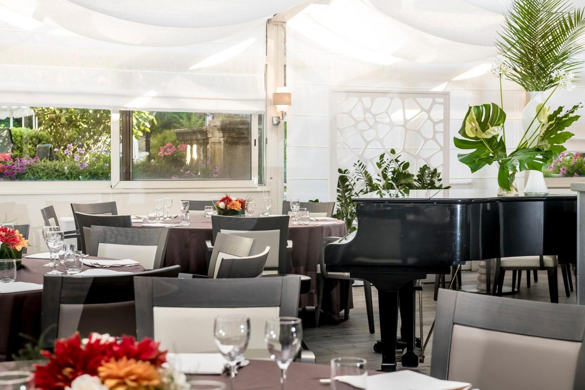 Hotel Crowne Plaza St. Peter's By Ihg 4*