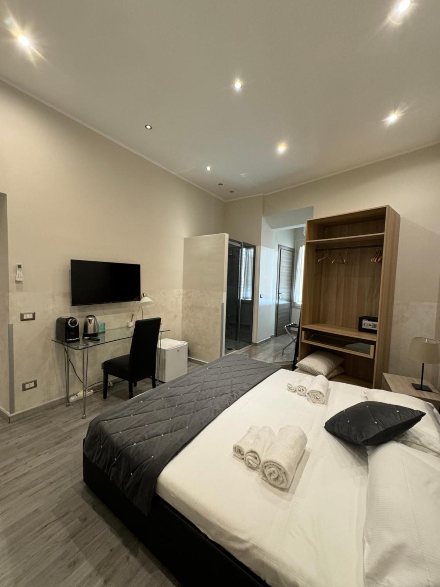 Rhs Rienzo Guest house 2*