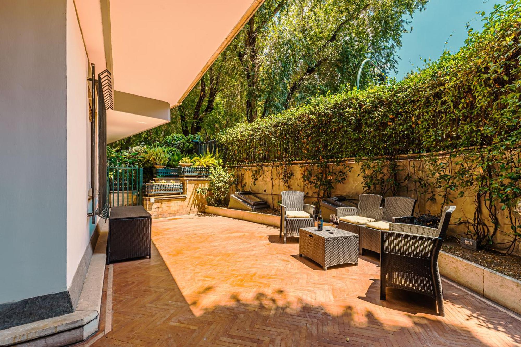 Caracalla Garden House *