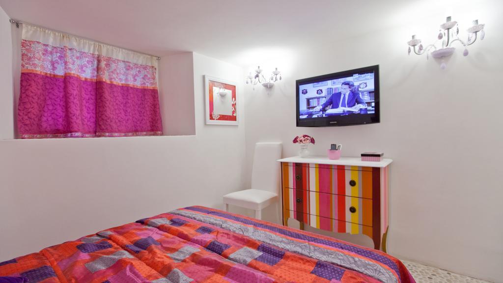 Rental In Rome Colosseo Loft Apartment
