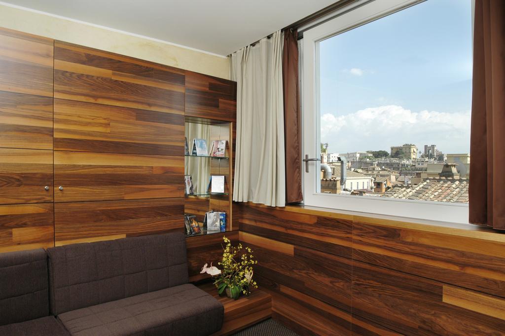 Tritone Hotel