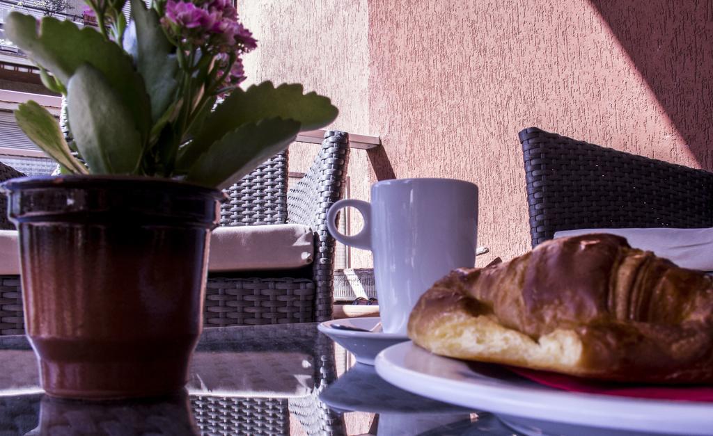 Domus Raffaello Bed & Breakfast Rome