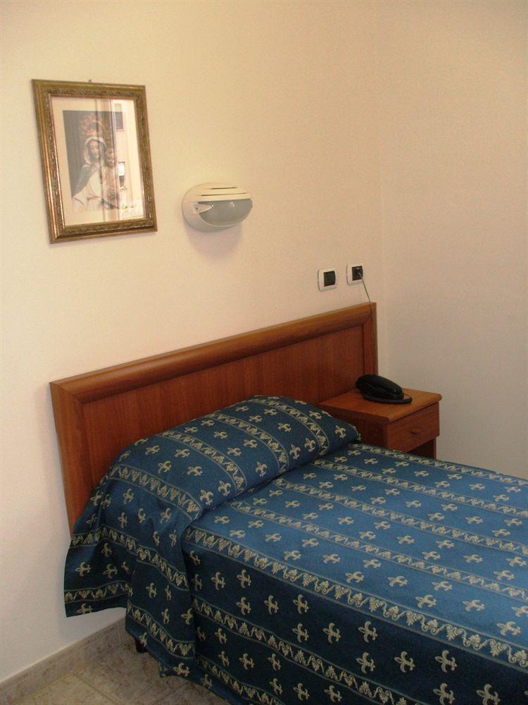 Guest house Maria Rosa Molas - Casa Per Ferie