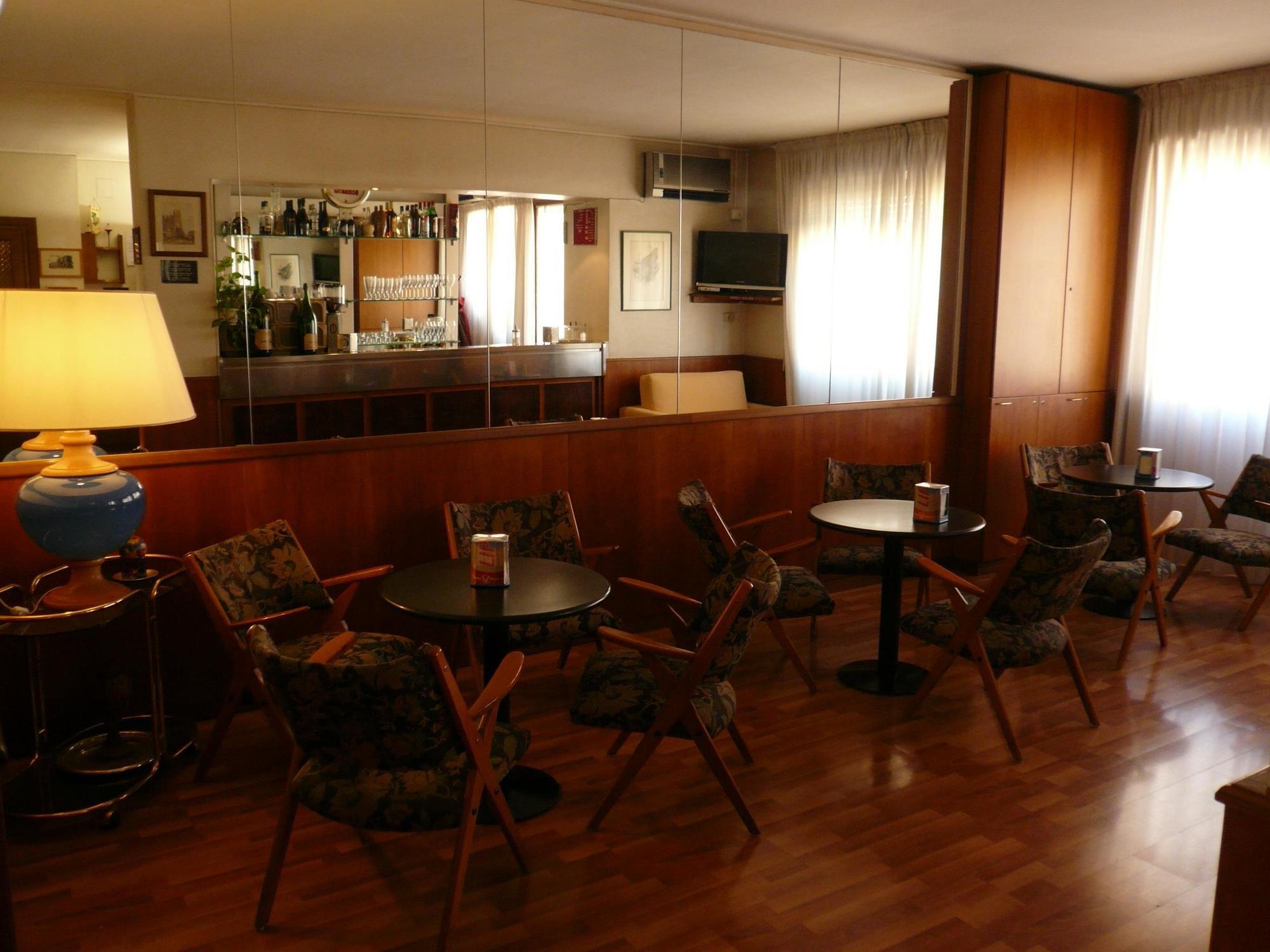 Radio Hotel Rome