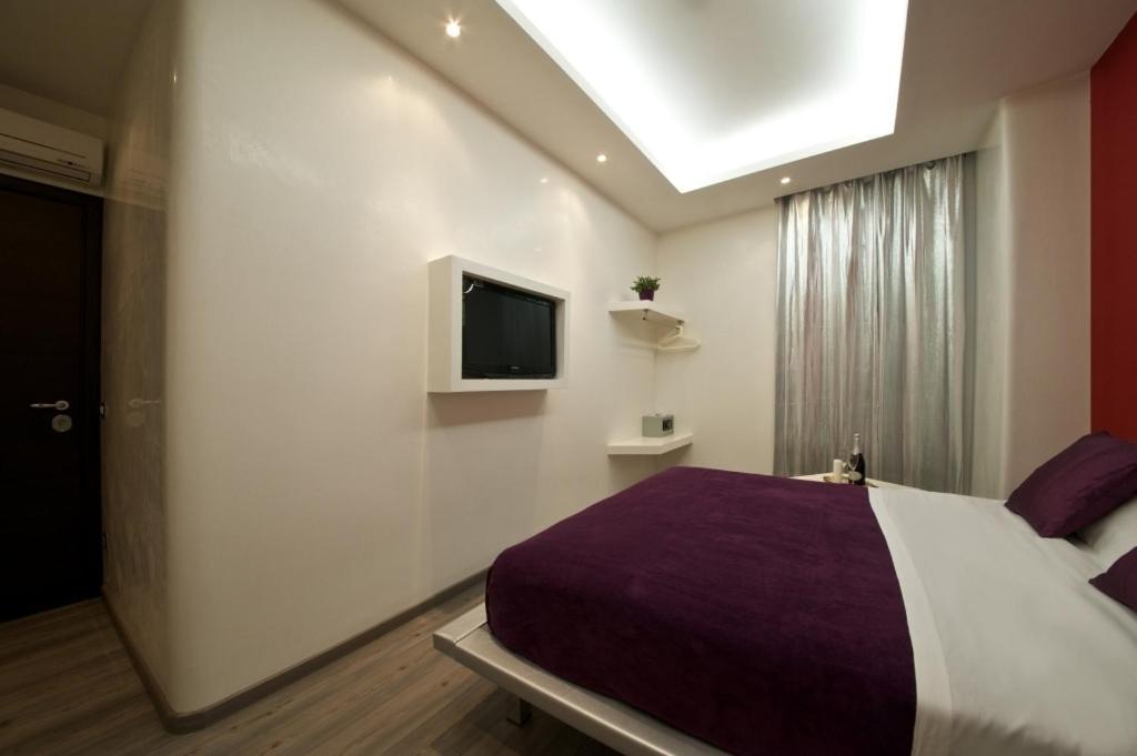 Roma Naif Rooms 2*
