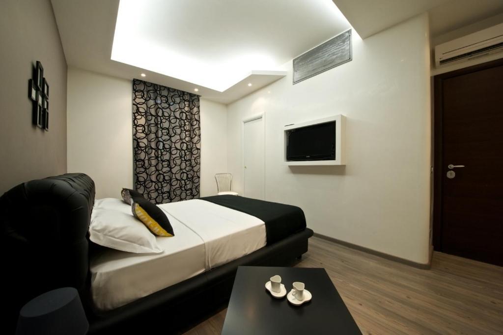 Roma Naif Rooms