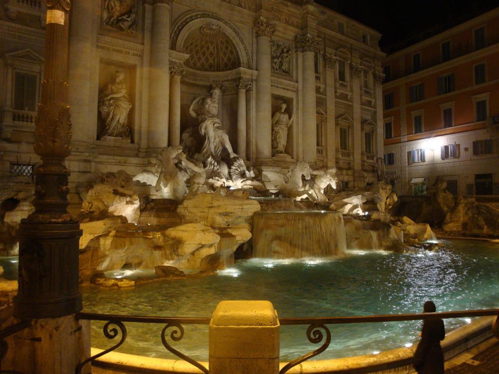 Domus Trevi Bed & Breakfast Rome