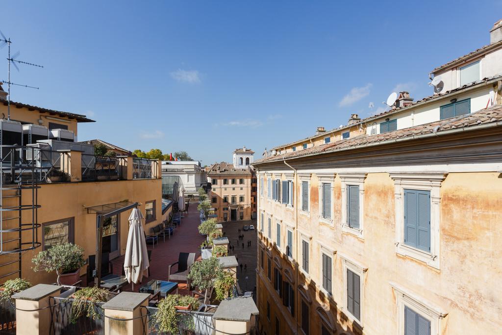 Trevi Charming Penthouse Appartamento *