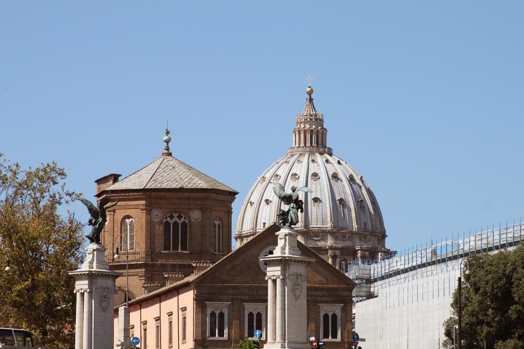 Raphael 3* Rome