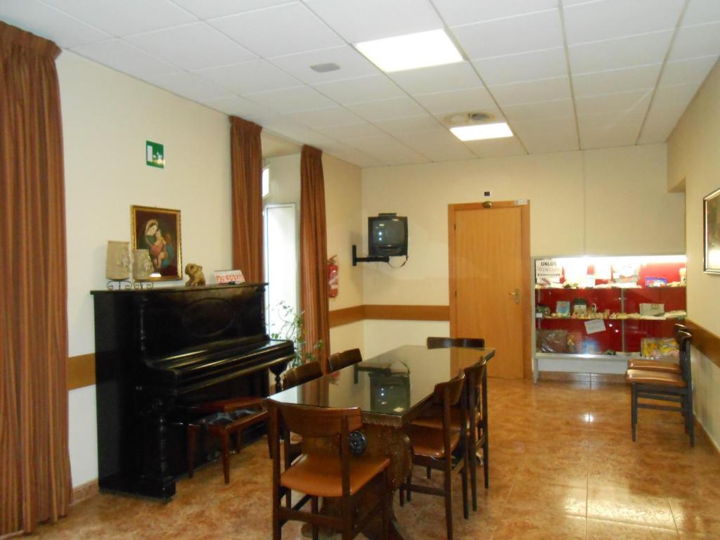 Maria Rosa Molas - Casa Per Ferie Guest house Rome