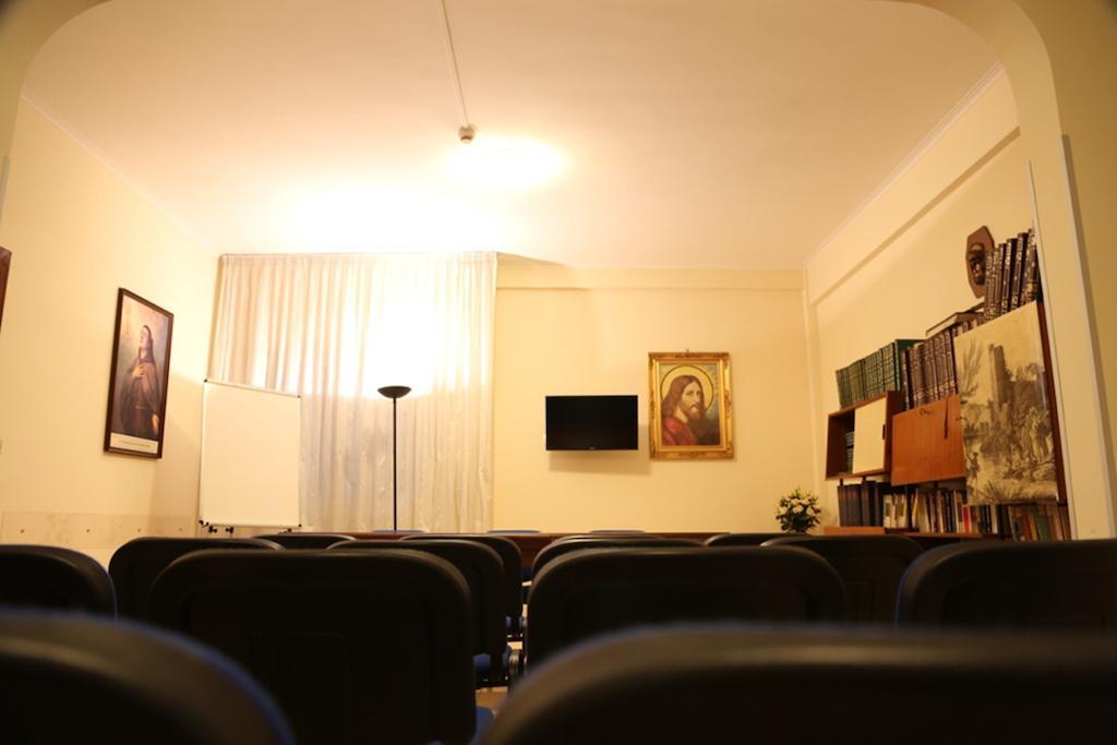Hotel Casa Piccole Ancelle Di Cristo Re Rome