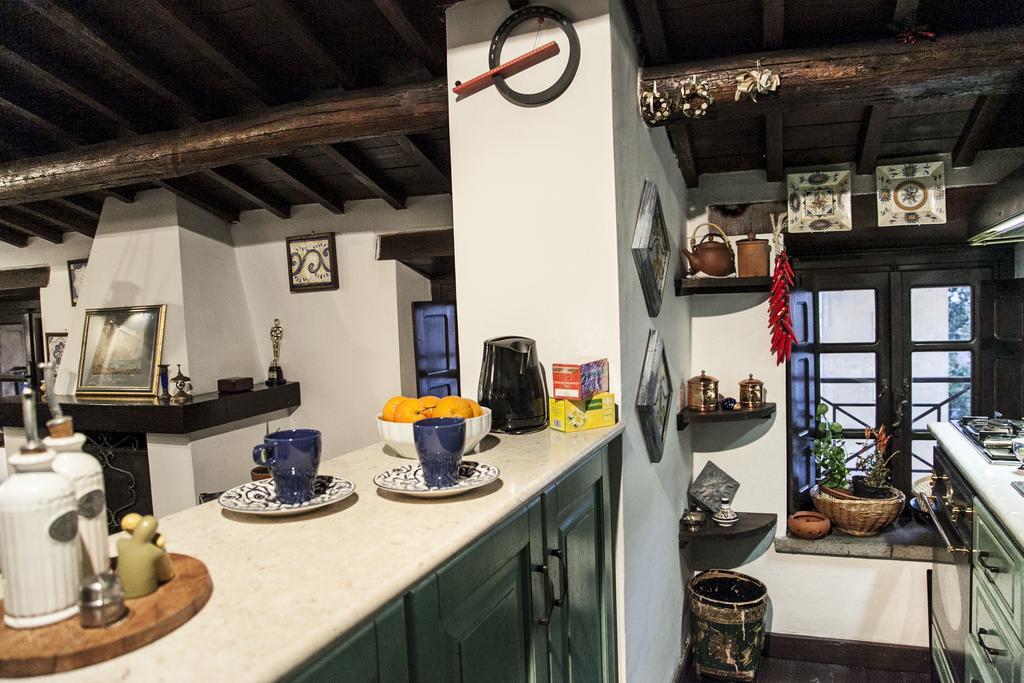 Via Giulia Dreamy Attic Rome