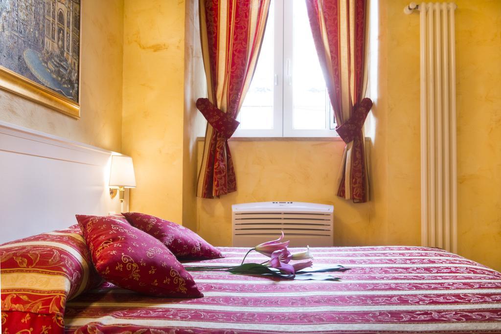 Bed & Breakfast Domus Trevi 3*