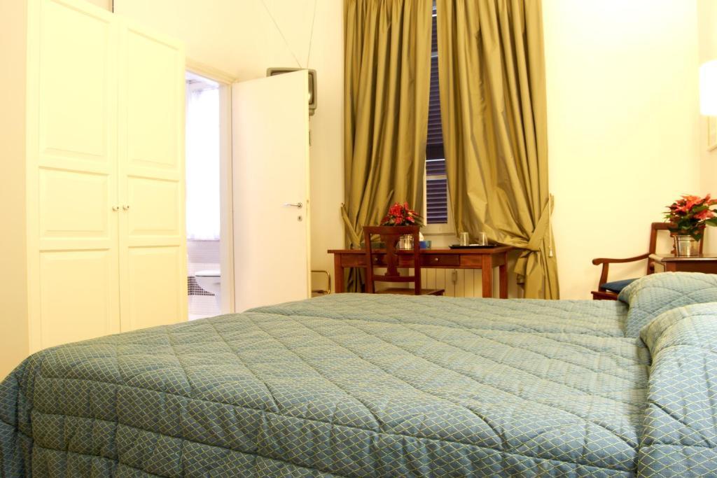 Domus Mazzini Bed & Breakfast 2*