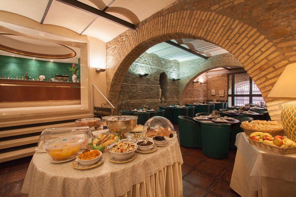 Hotel Laurentia 3*