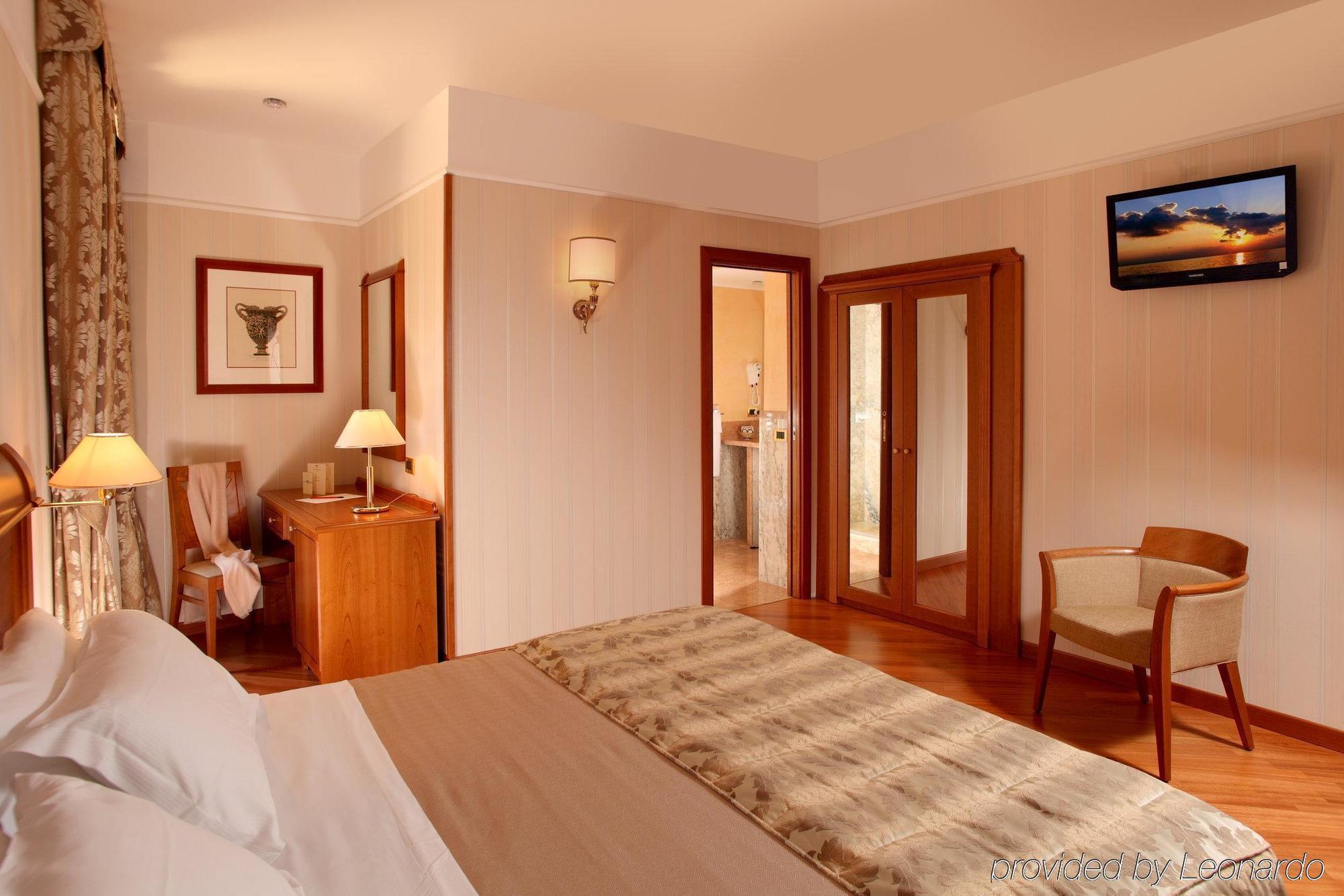 Ottocento 4* Rome