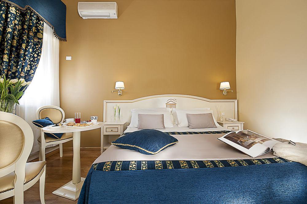 Dimora Degli Dei Guest house 2*