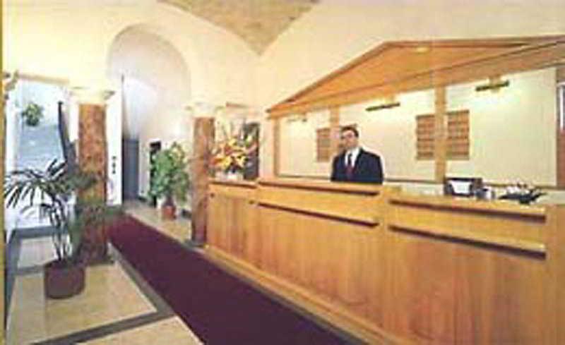 Mariano Rome