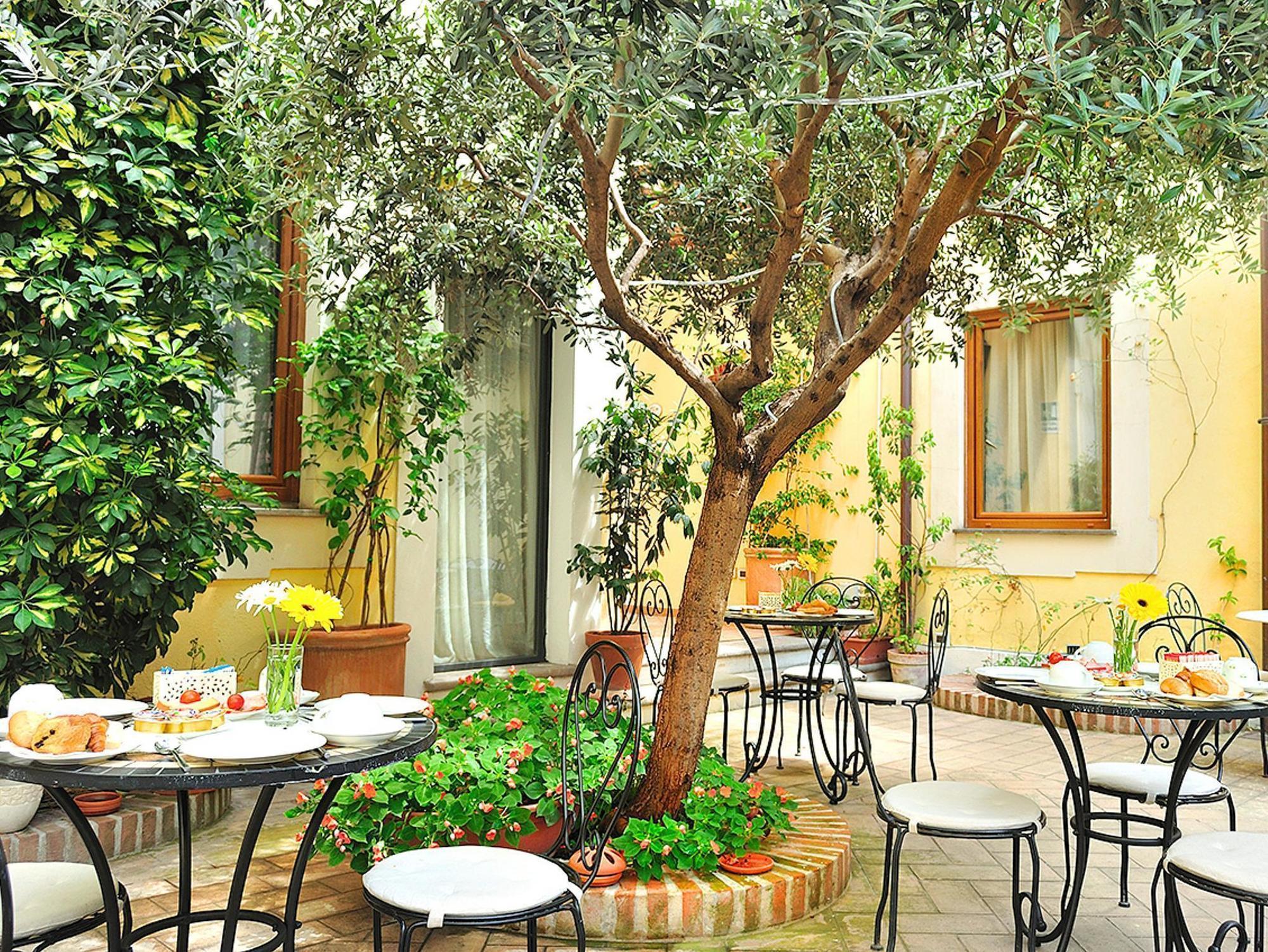 Le Clarisse Trastevere Guest house Rome