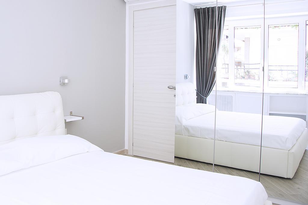 Gens Claudia, Vatican Luxury Apartment *