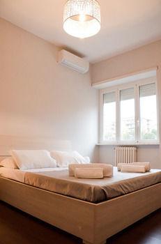 Hotel Brothers And Sisters Bed And Breakfast Rome