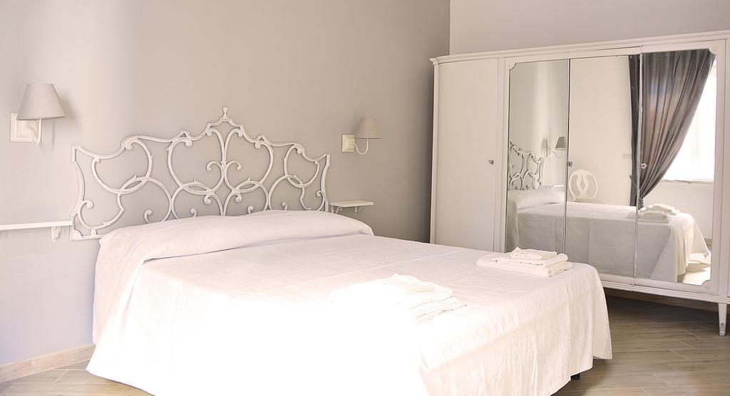 Gens Claudia, Vatican Luxury Apartment Rome