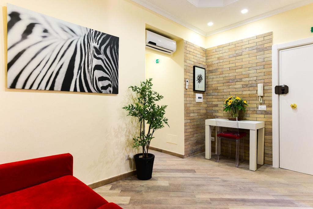 Apartment Domus Regina Colosseo *
