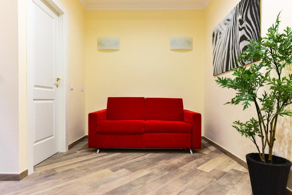 Apartment Domus Regina Colosseo *