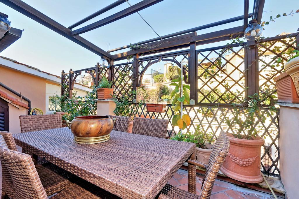 Frattina Family Romantic Superior Apartment